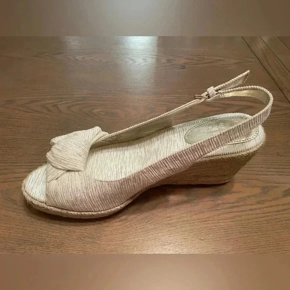 Naturalizer Premium Bettina Comfort Wedge Sandals Beige Gold Size 9.5 New In Box - Picture 12 of 12